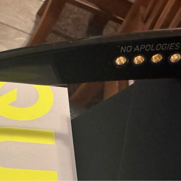 NWT Quay “NO APOLOGIES” blk frame/smk lense NEW DROP Super HOT Must Have Sunnies - Picture 6 of 9